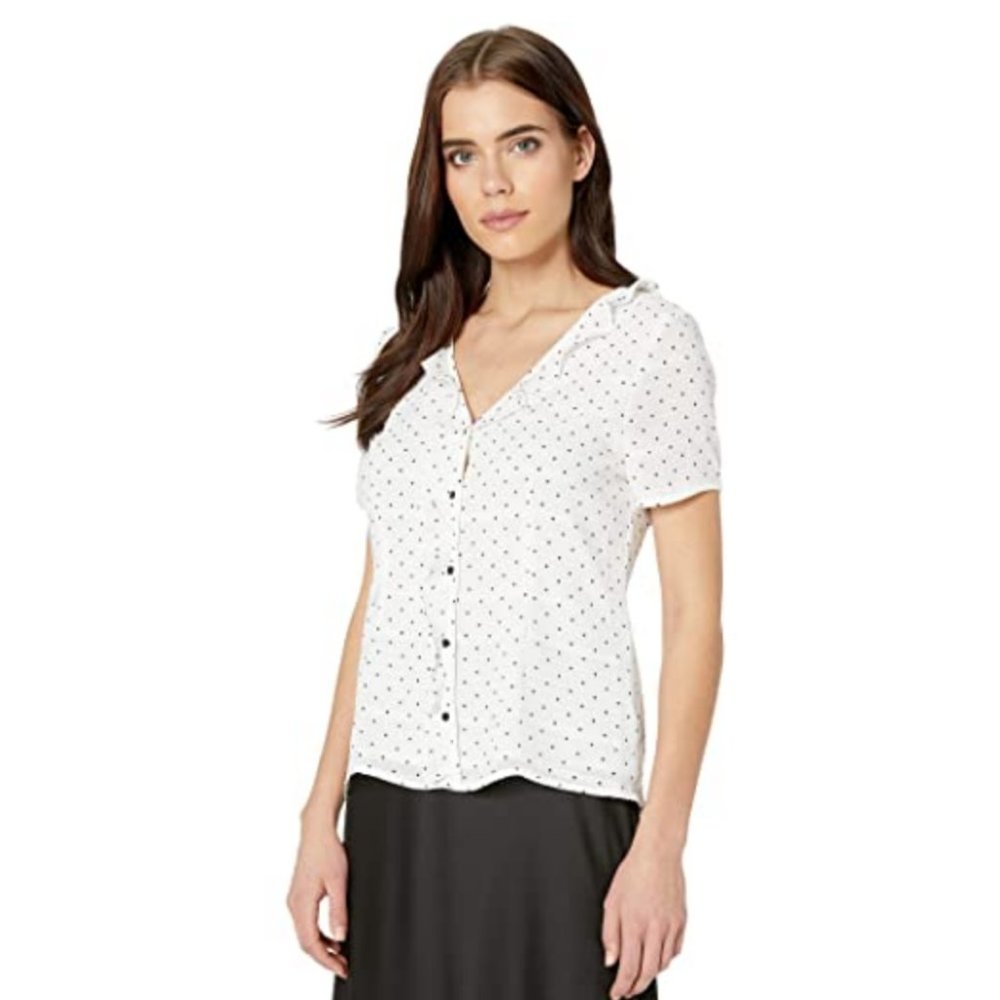 Cupcakes & Cashmere Verona Top in Ivory